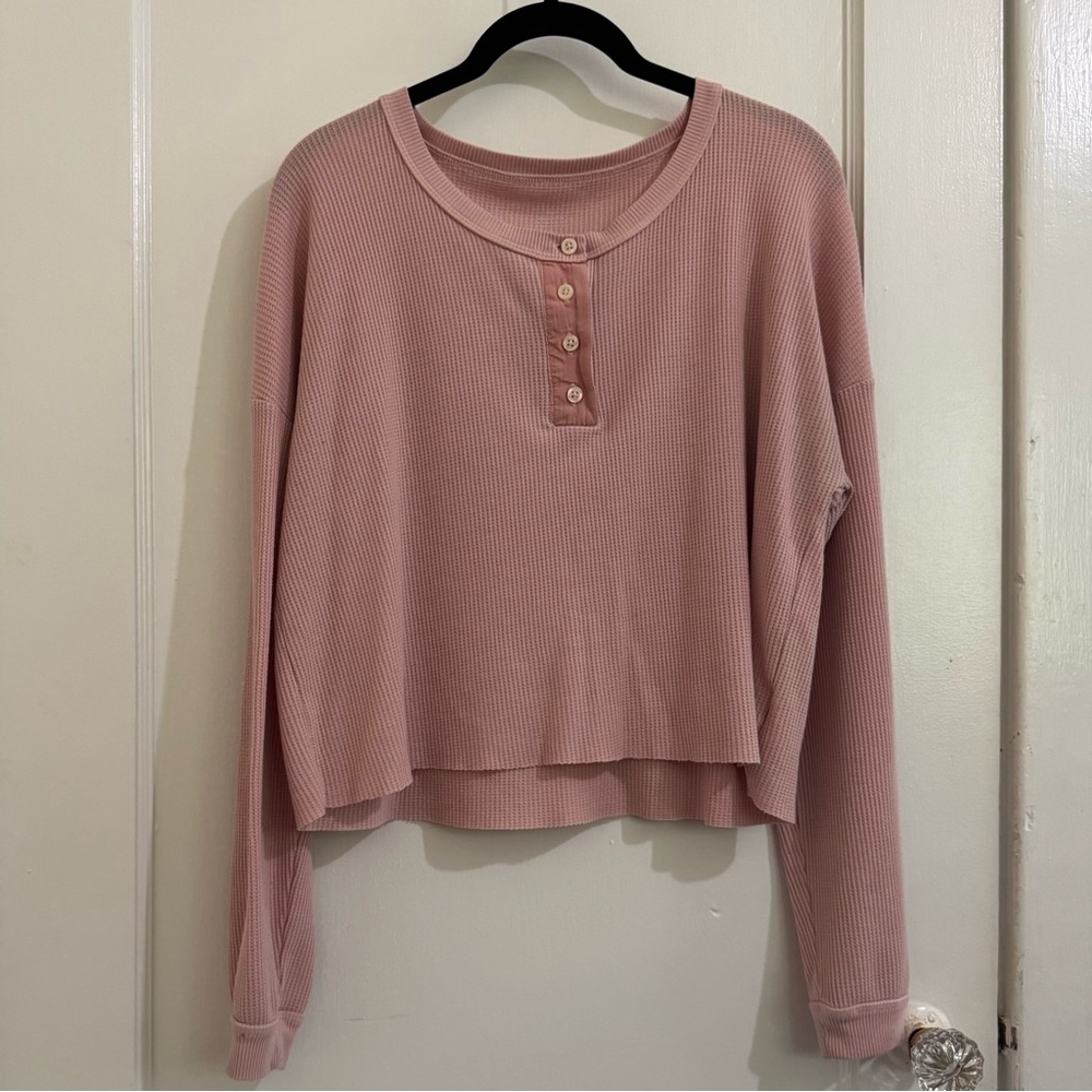 5/$25 American Eagle Light Pink Waffle Cropped Henley Long Sleeve
